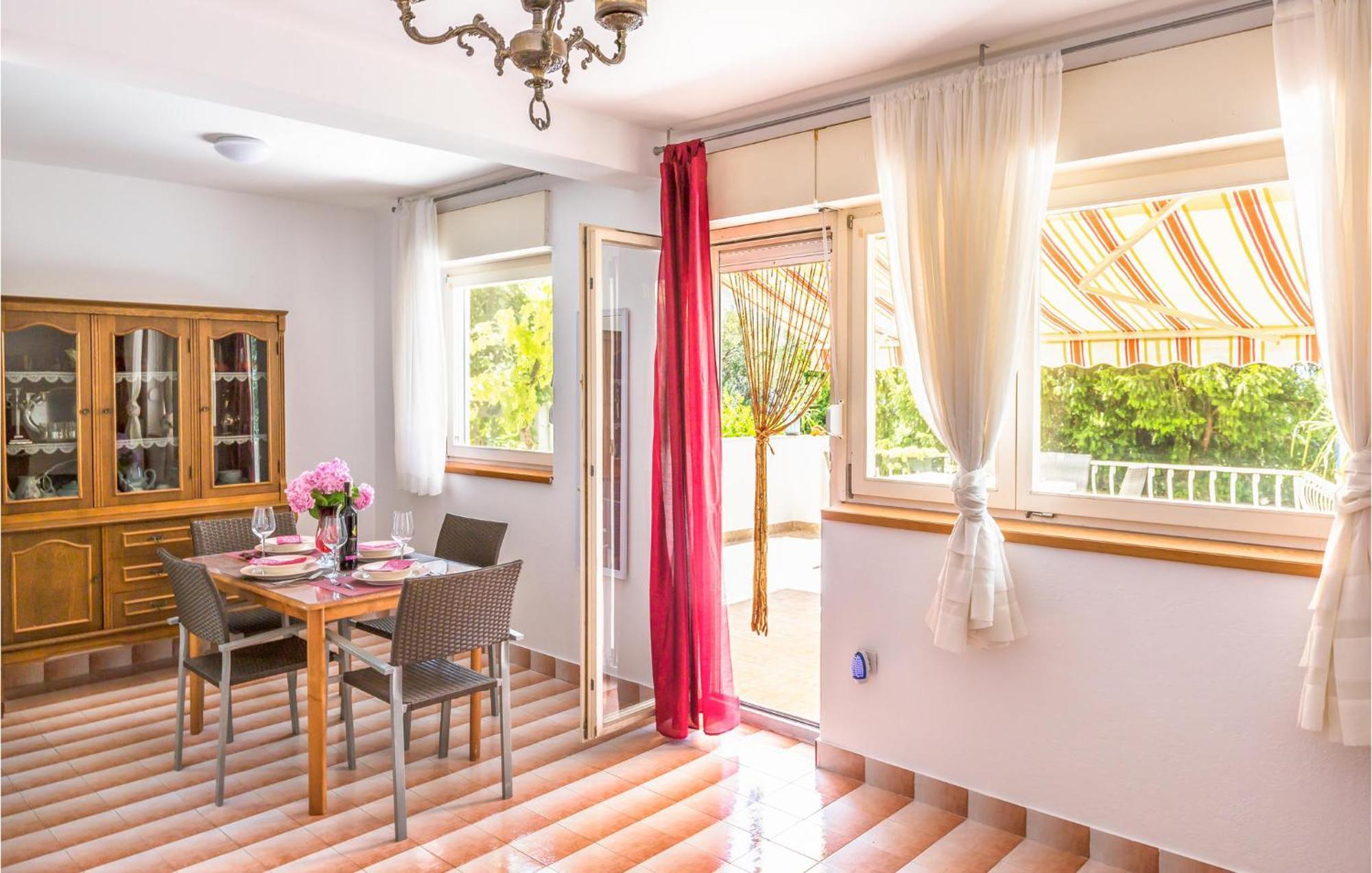Nice Apartment In Tucepi With Wifi Kültér fotó