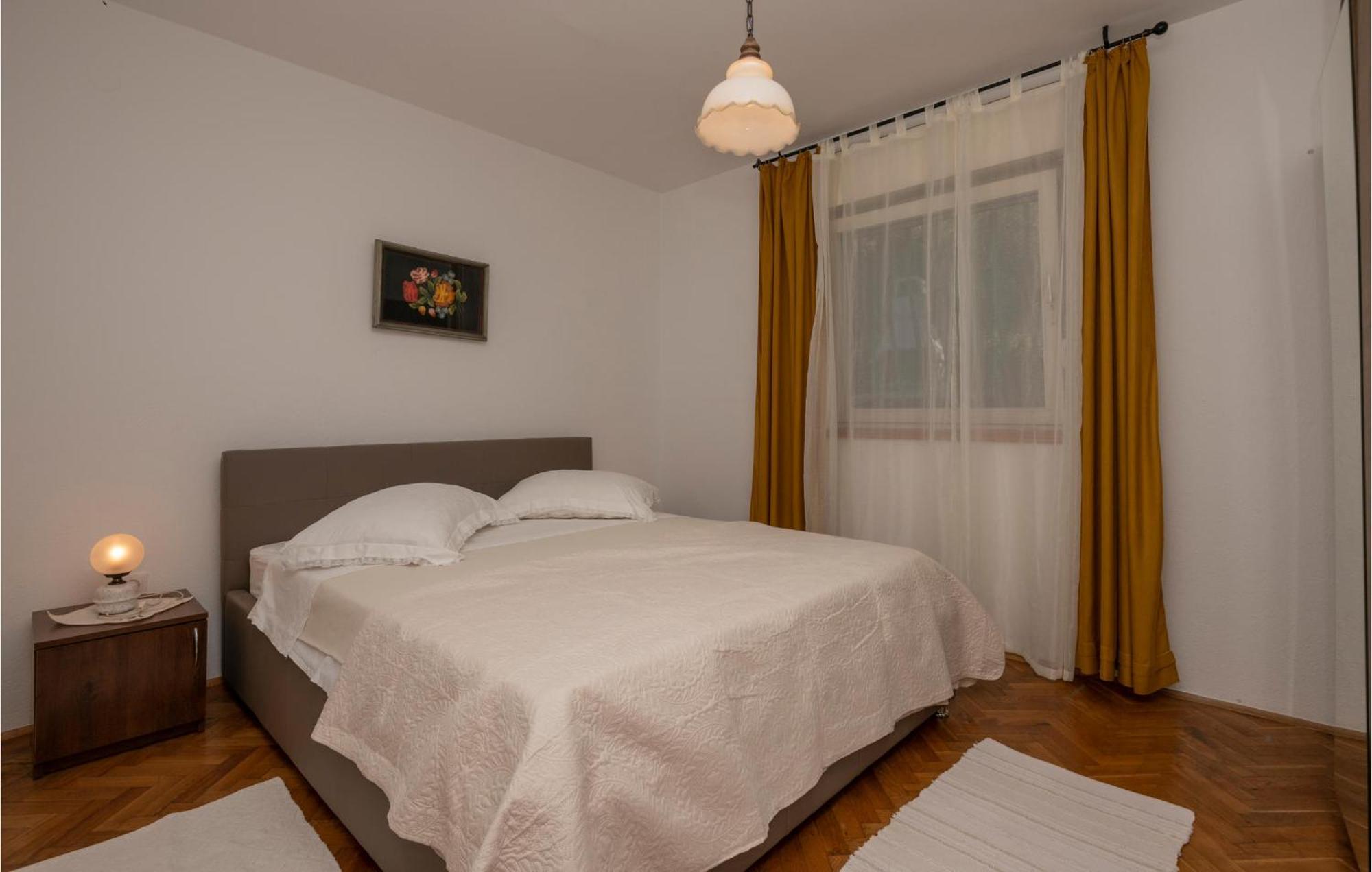 Nice Apartment In Tucepi With Wifi Kültér fotó